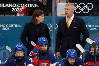 Olympiáda | Tohle zklamání bude dlouho bolet. Byli jsme špatní, přiznal kouč hokejistek - Sport.cz